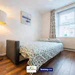 Stylish 2 Bedroom Townhouse By Stirkmartin Stays Short Lets & Serviced Accommodation Cardiff With Free Parking & Sleeps5
