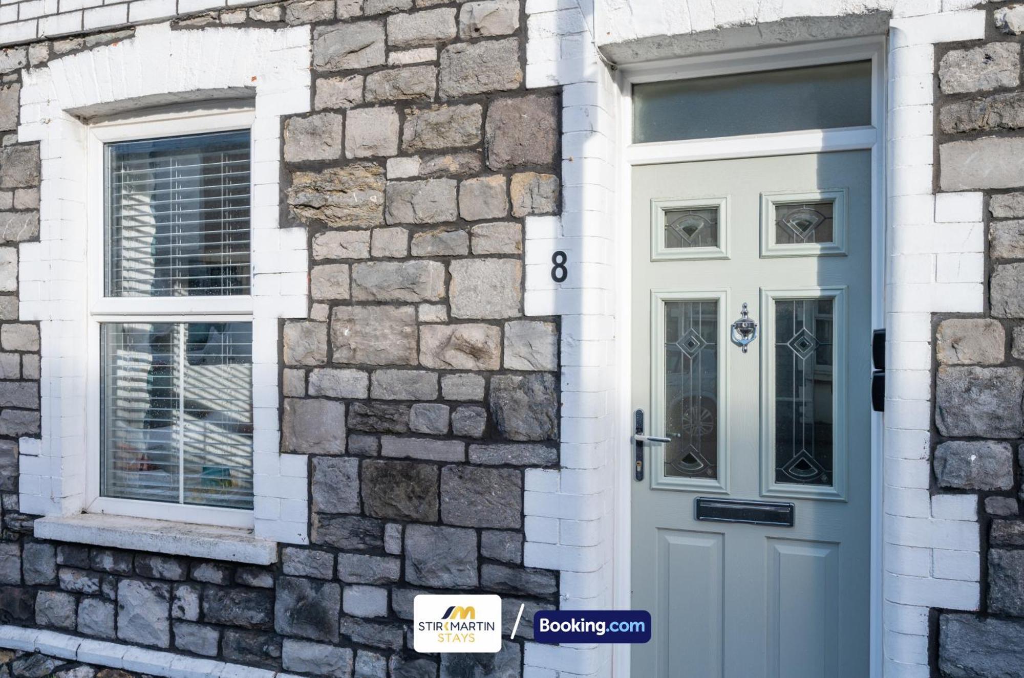 Stylish 2 Bedroom Townhouse By Stirkmartin Short Lets & Serviced With Free Parking & Sleeps5 Cardiff