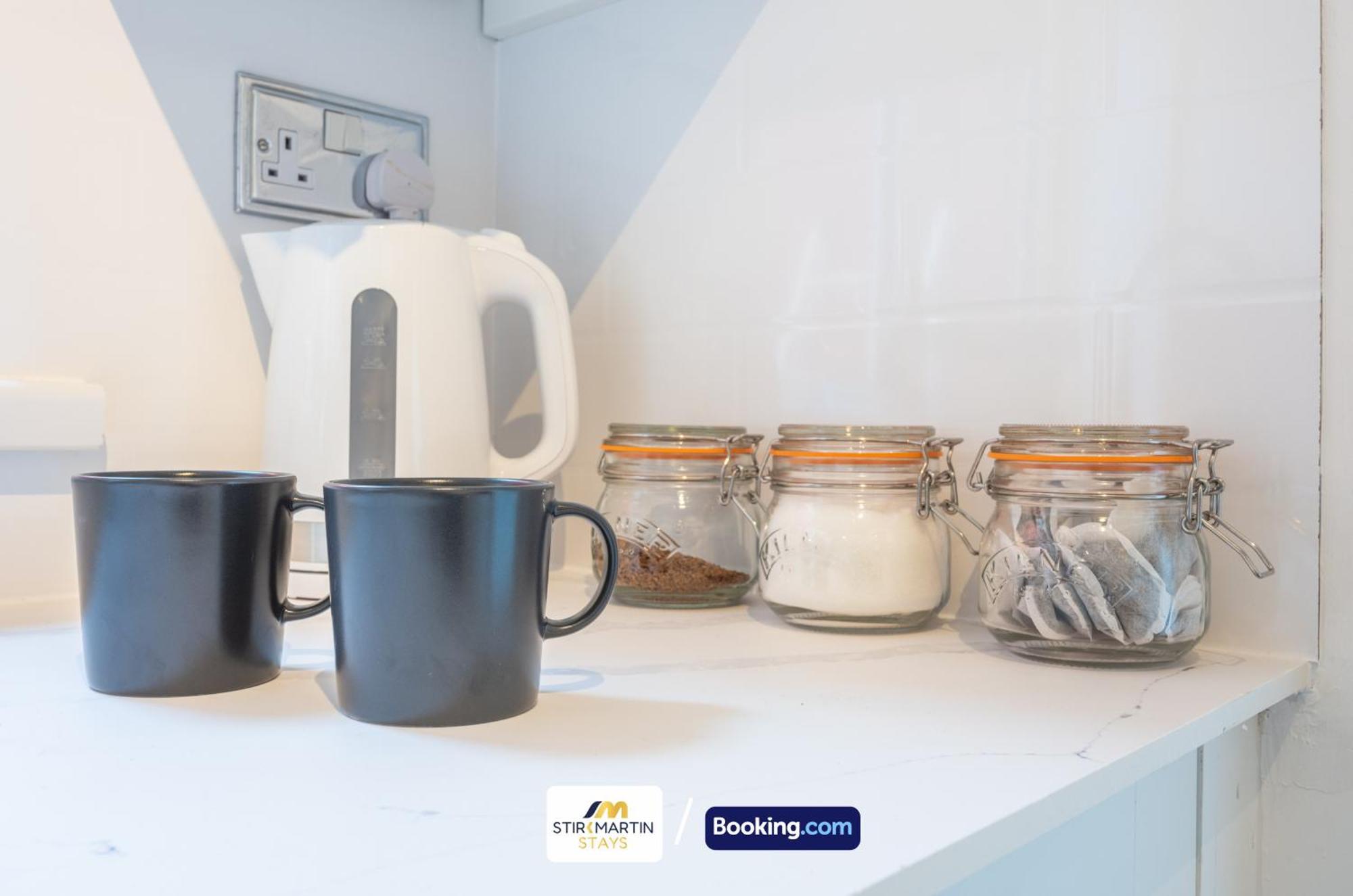 Stylish 2 Bedroom Townhouse By Stirkmartin Short Lets & Serviced With Free Parking & Sleeps5 * Cardiff